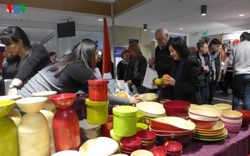 Вьетнам принял участие в благотворительной ярмарке на Украине